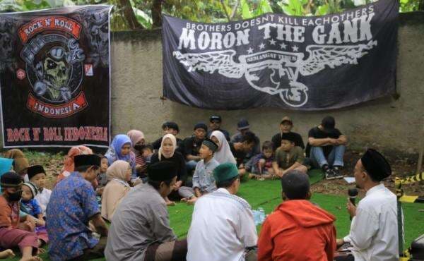 Moron The Gank Santuni Anak Yatim di Hari Jadi ke-19