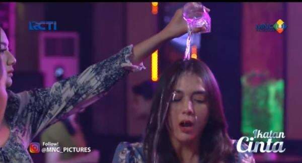 Link Live Streaming Ikatan Cinta, Minggu 28 Agustus 2022: Sienna dan Nino Makan Malam Berdua, Elsa Murka Link Live Streaming Ikatan Cinta, Minggu 28 Agustus 2022: Sienna dan Nino Makan Malam Berdua, Elsa Murka