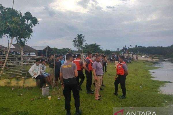 Mandi di Sungai Kampar Riau, Andika Hilang Terseret Arus