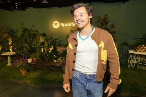 Raih Best Album of The Year MTV VMA 2O22, Harry Styles Singkirkan Adele