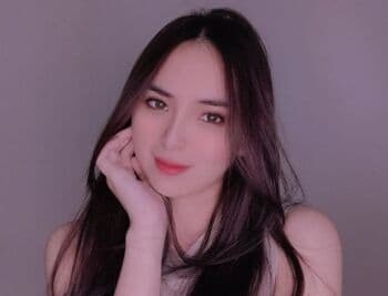 7 Potret Seksi Cicilia Pinontoan Pramugari cantik yang ikut Terseret Isu Konsorsium 303 7 Potret Seksi Cicilia Pinontoan Pramugari cantik yang ikut Terseret Isu Konsorsium 303