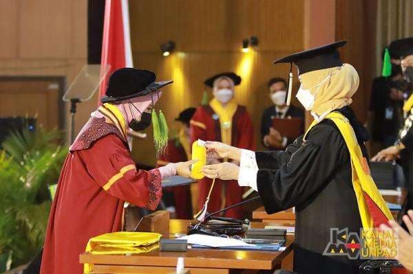 Wow! Berikut Ini 7 Lulusan Sarjana Termuda di Indonesia, Patut Menjadi Inspirasi Bagi Anak Muda