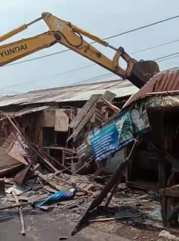 Lapak Pedang Pasar Cimol Cikande Ditertibkan, Camat : Sudah Sesuai SOP