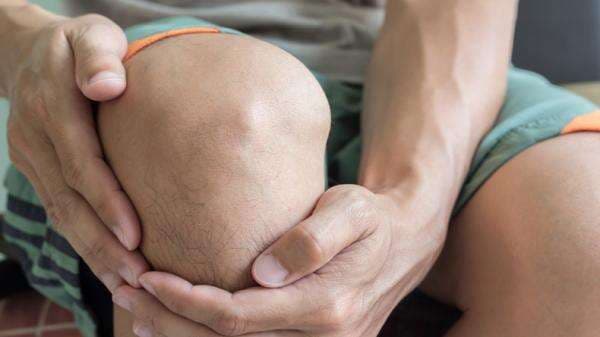 Kaki Bengkak Akibat Asam Urat, Ini Cara Mengatasinya Tanpa Harus ke Dokter