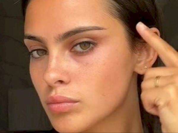 3 Tutorial Makeup Tren Siren Eyes yang Bikin Mata Kamu Jadi Lebih Tajam 3 Tutorial Makeup Tren Siren Eyes yang Bikin Mata Kamu Jadi Lebih Tajam