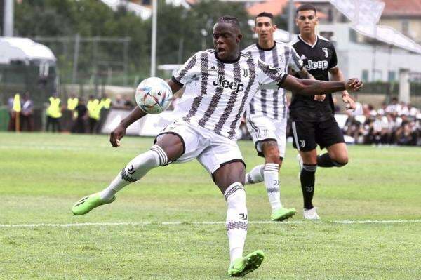 Resmi! Chelsea Pinjam Gelandang Juventus Denis Zakaria