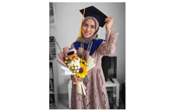 Simple dan Elegan, Ini Model-model Kebaya yang Cocok Dipakai Saat Wisuda!