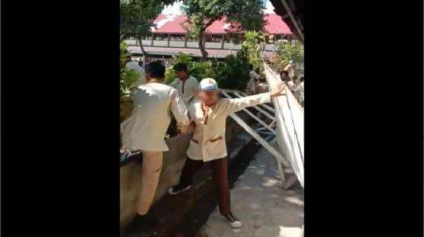 DPRD Benarkan Gedung SMP Model Seganteng Dirusak, Sudah Turun dan Masih Rapat dengan Dinas Terkait DPRD Benarkan Gedung SMP Model Seganteng Dirusak, Sudah Turun dan Masih Rapat dengan Dinas Terkait