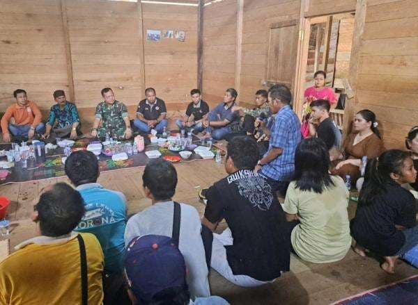 Curhat Dayak Meratus Loksado, Minta Jalan dan Jembatan ke Haratai Diperbaiki