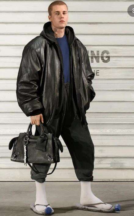 Unik! Sandal Jepit Botol Plastik Dipakai Justin Bieber, Harganya Rp13 Juta