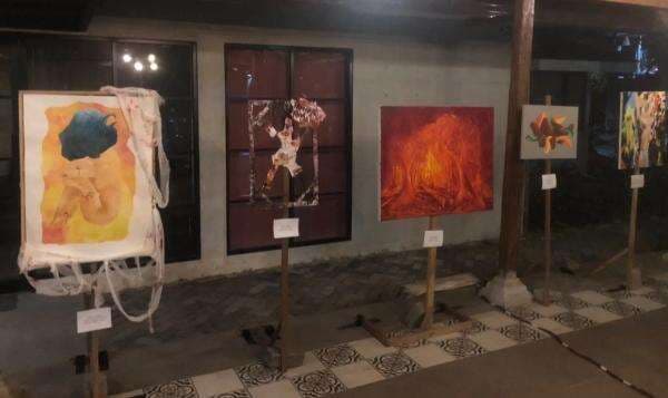 Seniman Muda Asal Surabaya Unjuk Gigi, Gelar Pameran Lukisan