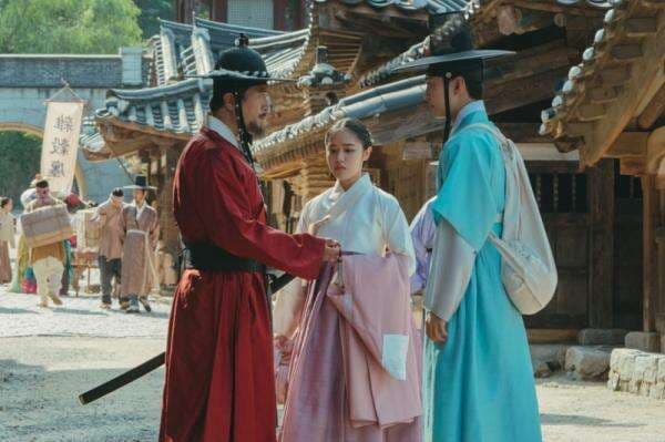 Drakor Poong, The Joseon Psychiatrist Episode 11, Yoo Se Poong Beri Peringatan ke Seo Eun Woo Drakor Poong, The Joseon Psychiatrist Episode 11, Yoo Se Poong Beri Peringatan ke Seo Eun Woo