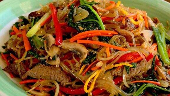 Resep Japchae, Bihun Korea yang Super Lezat dan Menggiurkan!