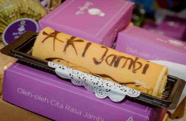 Kalau ke Jambi, Jangan Lupa Bawa Oleh-Oleh Ini ya Gaes!