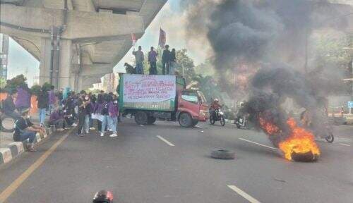 Efek BBM Naik, Makassar Bergolak! 'Jadi Ingat Keruntuhan Soeharto: Apakah Sejarah akan Berulang?'