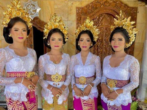 3 Nama Pakaian Adat Bali untuk Pria dan Wanita serta Keunikannya 3 Nama Pakaian Adat Bali untuk Pria dan Wanita serta Keunikannya