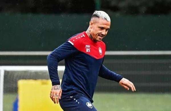 6 Pemain Sepak Bola Keturunan Indonesia yang Memilih Membela Negara lain