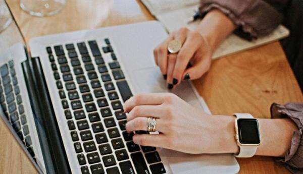 Cara Mengembangkan Karir sebagai CRM, Divisi Penting yang Fokus Pada Customer!