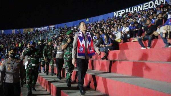 Perdamaian Aremania dan Bobotoh, Kapolres Malang Klaim Jadi Momen Buka Lembaran Baru Perdamaian Aremania dan Bobotoh, Kapolres Malang Klaim Jadi Momen Buka Lembaran Baru