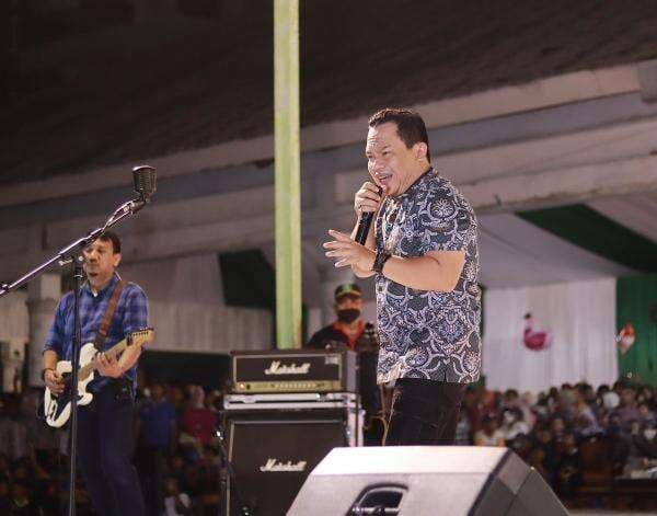 Wali Band Cari Berkah Si Udin di Pancor Lombok Timur