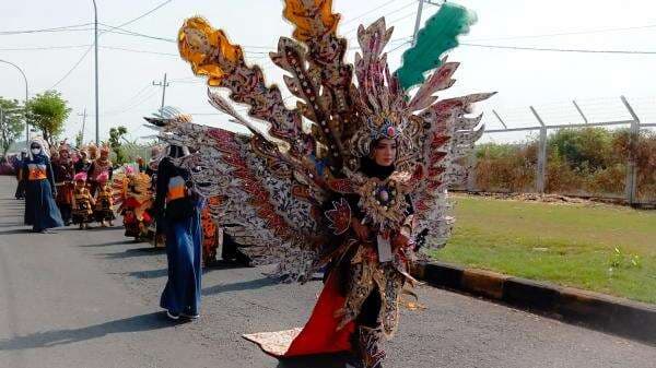 Semarak Karnaval Di Desa Wadung, PSHT Ranting Jenu Turut Meriahkan