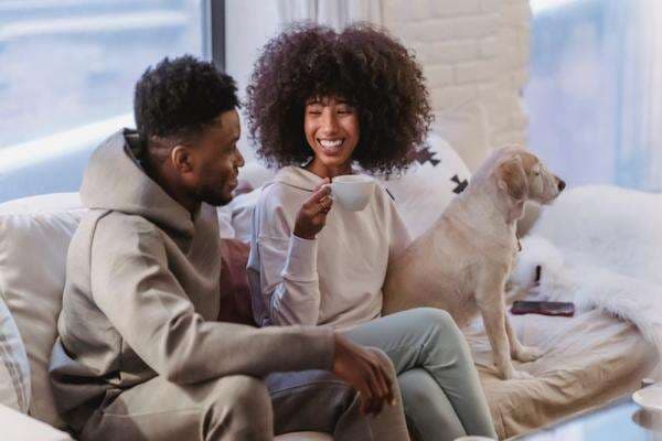 Ini 6 Topik Pembicaraan PDKT yang Bikin Meleleh Untuk Gebetan