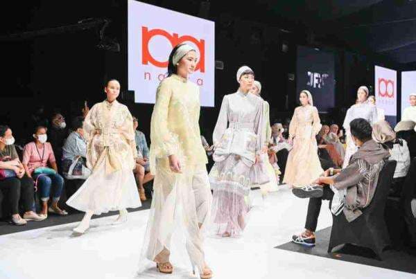 Aku Cinta Padamu, Busana untuk Semua Agama