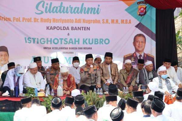 Kapolda Banten Ikuti Istigosah Qubro bersama 2.500 Kyai Banten di Pondok Pesantren Modern Al Kanza