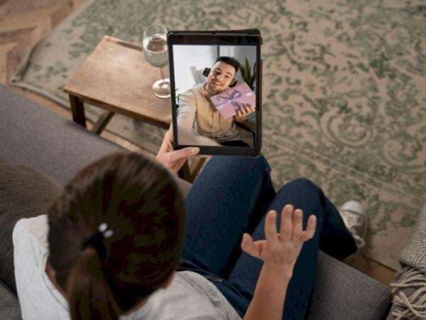 Apa Kepanjangan LDR? Ini Arti Beserta Tips Menjalaninya!