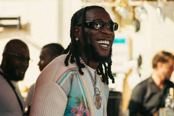 Lirik Lagu Last Last - Burna Boy dan Terjemahan