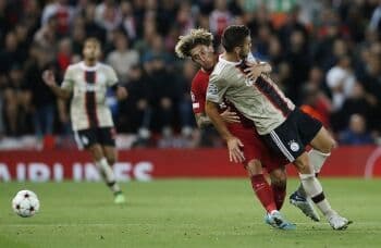 7 Aturan Permainan Sepak Bola, Nomor 1 Cukup Umum