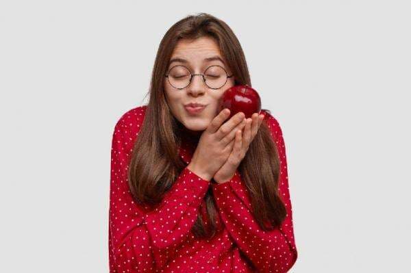 Apa Itu Apple Cheeks? Ini Artinya dalam Bahasa Gaul