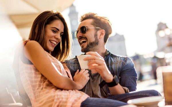 Tips Mencintai Pasangan dengan Sewajarnya Saja, Jangan Sampai Sakit Hati