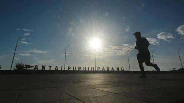 Wisata Pantai di Padang Ini Wajib Dikunjungi untuk Healing Akhir Pekan