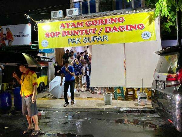 Lezatnya Ayam Goreng Pak Supar Semarang, Kuliner Legendaris yg Jadi Idola