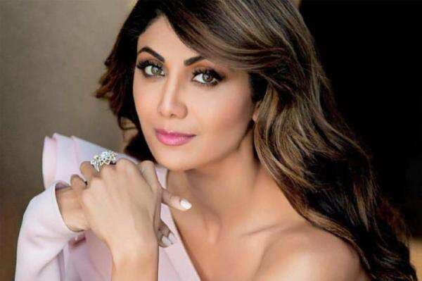Pesan Haru Shilpa Shetty di Momen Working Parents Day, Posting Foto Keluarga