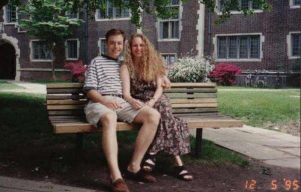 Mantan Pacar Elon Musk Jual Foto dan Hadiah, Jennifer Gwynne Untung Besar