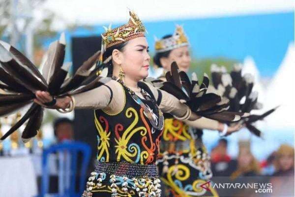 Rahasia Wanita Dayak Secantik Artis Korea, Bukan Mitos Kok!