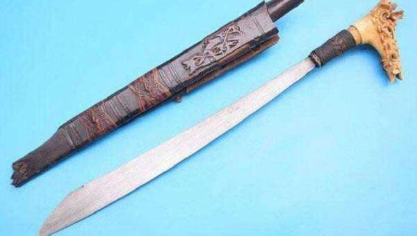 Senjata Tradisional Kalimantan Timur