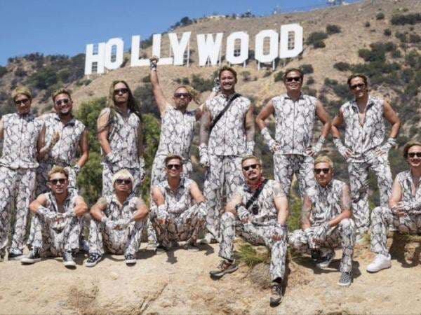 Gemes! Geng Motor Desta Cs Kompak Cosplay Jadi Babysitter hingga Pakai Kostum Ular di LA