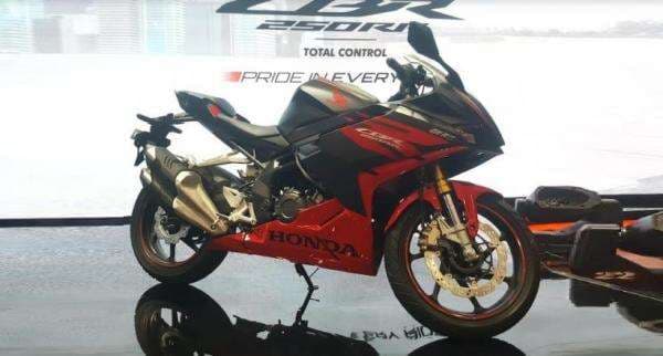 Lakukan Penyegaran, Honda CBR250RR Sekarang Hadir dengan Tampilan Moge Lakukan Penyegaran, Honda CBR250RR Sekarang Hadir dengan Tampilan Moge