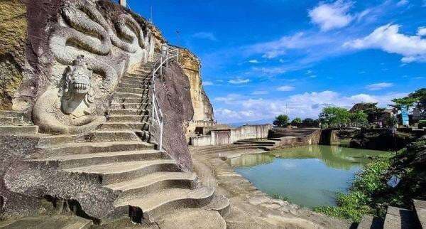 Sensasi Menjelajahi Tebing Breksi di Yogyakarta, Ada Pahatan Naga dengan Filosofi sebagai Penjaga