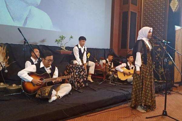 Festival Musikalisasi Puisi Tingkat SMA Se-Jawa Tengah 2022, Juara 1 Diraih SMA Negeri 2 Pati