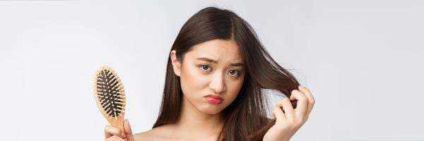 Rambut Rontok Berlebihan? Ketahui Penyebab dan Cara Menguranginya!