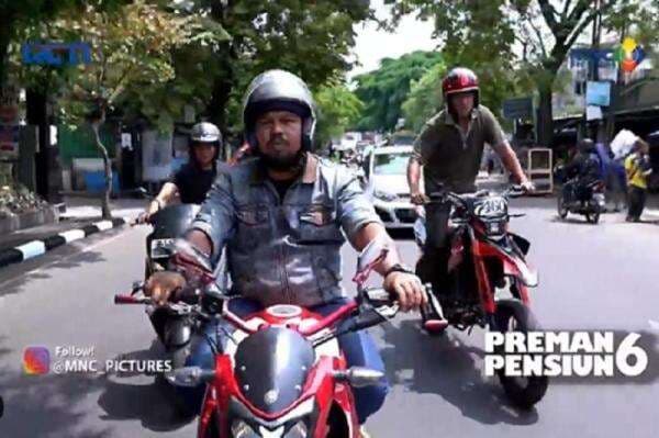 Link Live Streaming Preman Pensiun 6, Selasa 20 September 2022: Penyamaran Anak Buah Kang Ujang di Markas Bang Edi Terbongkar