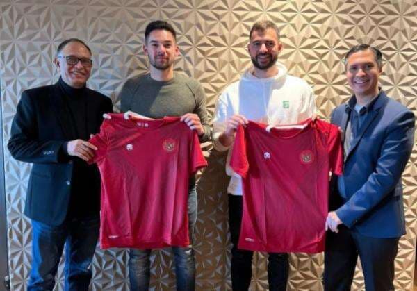 Tinggal Tunggu Paspor Indonesia, Jordi Amat dan Sandy Walsh Tampil di Piala AFF 2022