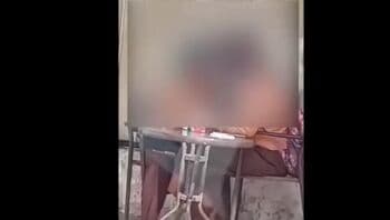 Viral! Pelajar SMP Berseragam Pramuka Mesum di Depan Minimarket