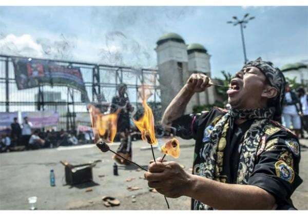 Mengenal Tradisi Debus, Kesenian Asal Banten yang Melegenda