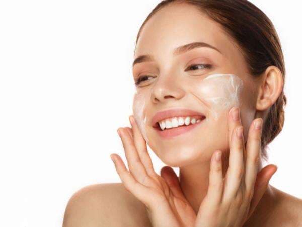 Jangan Keliru, Ini Deretan Produk yang Kamu Butuhkan untuk Menerapkan Skin Cycling