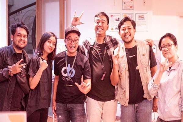 Peringati World Sign Language Day 2022, OB CENTRE JAKARTA Suguhkan Stand Up Comedy dengan Bahasa Isyarat